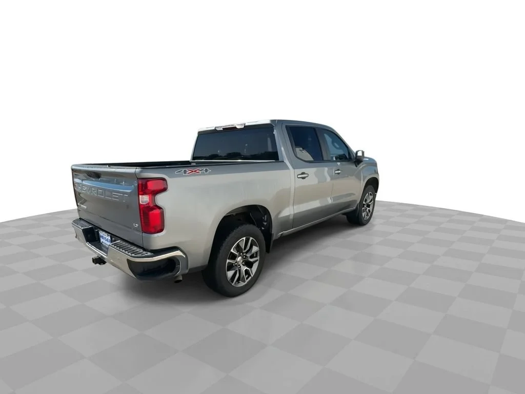 Used 2024 Sterling Gray Metallic Chevrolet LT (2FL) image 8