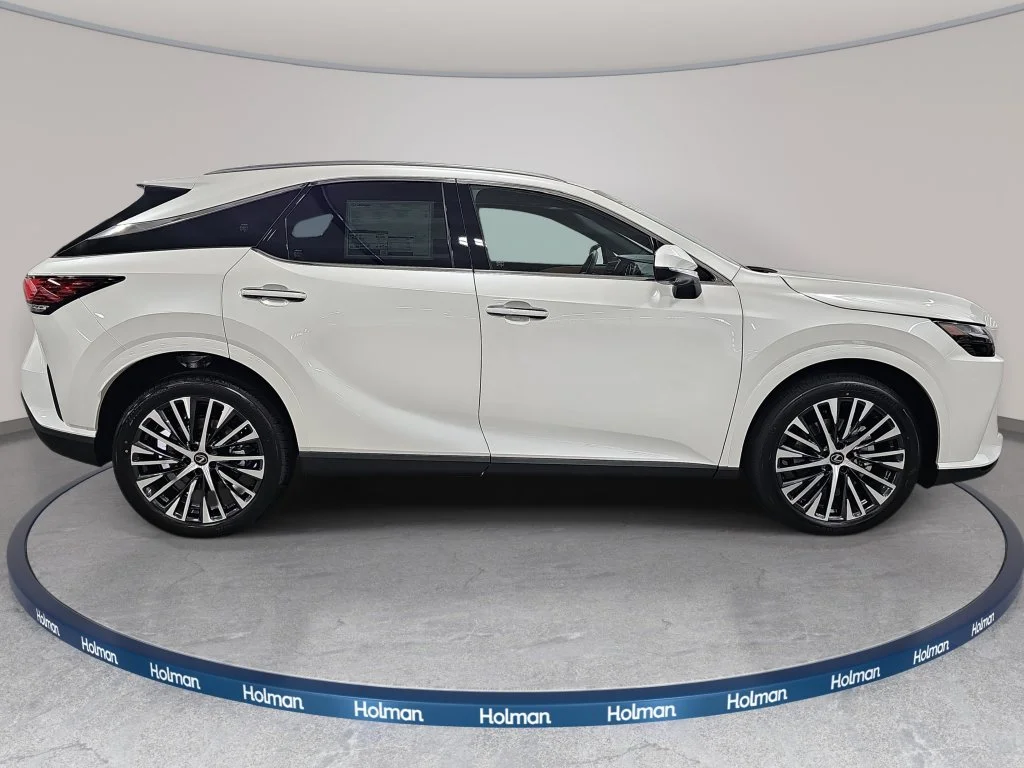 New 2026 Eminent White Pearl Lexus PREMIUM PLUS image 4
