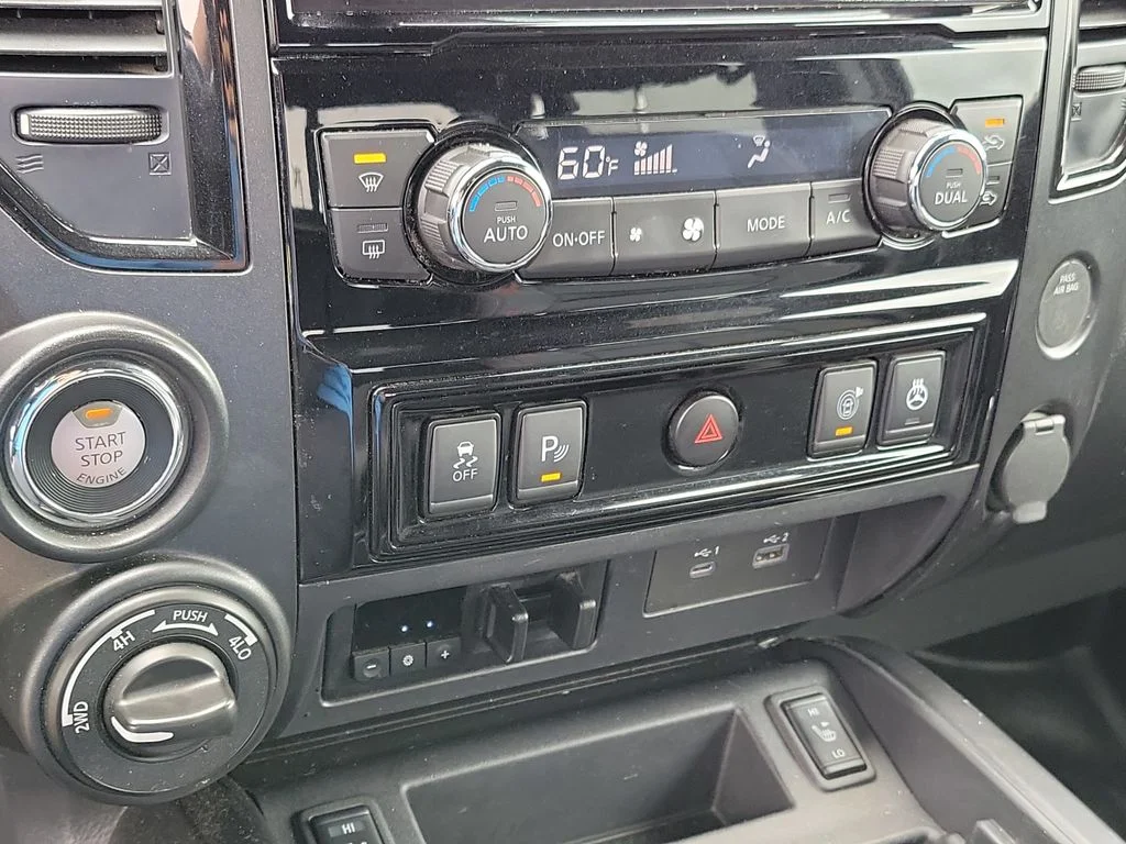 2021 Nissan Titan PRO-4X - Photo 16