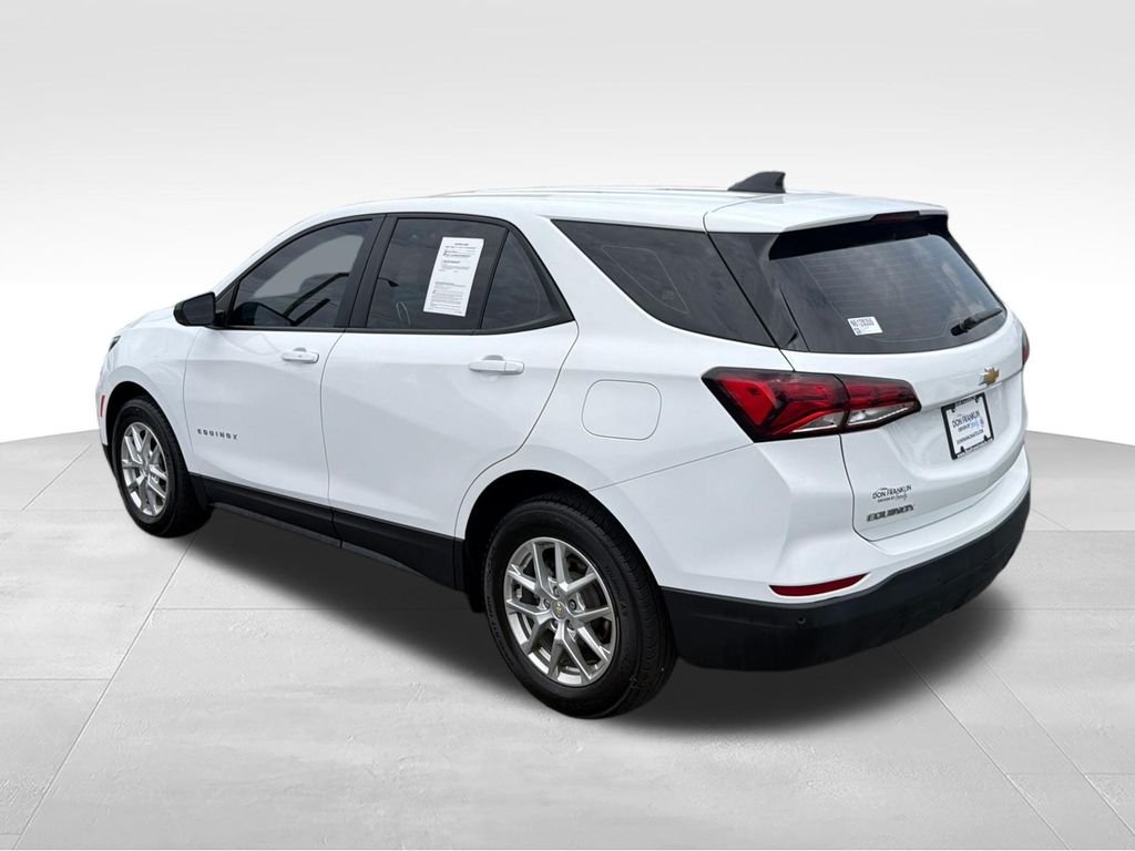 Used 2022 White Chevrolet LS image 3