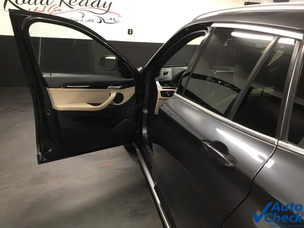 Used 2019 Gray BMW xDrive28i image 21