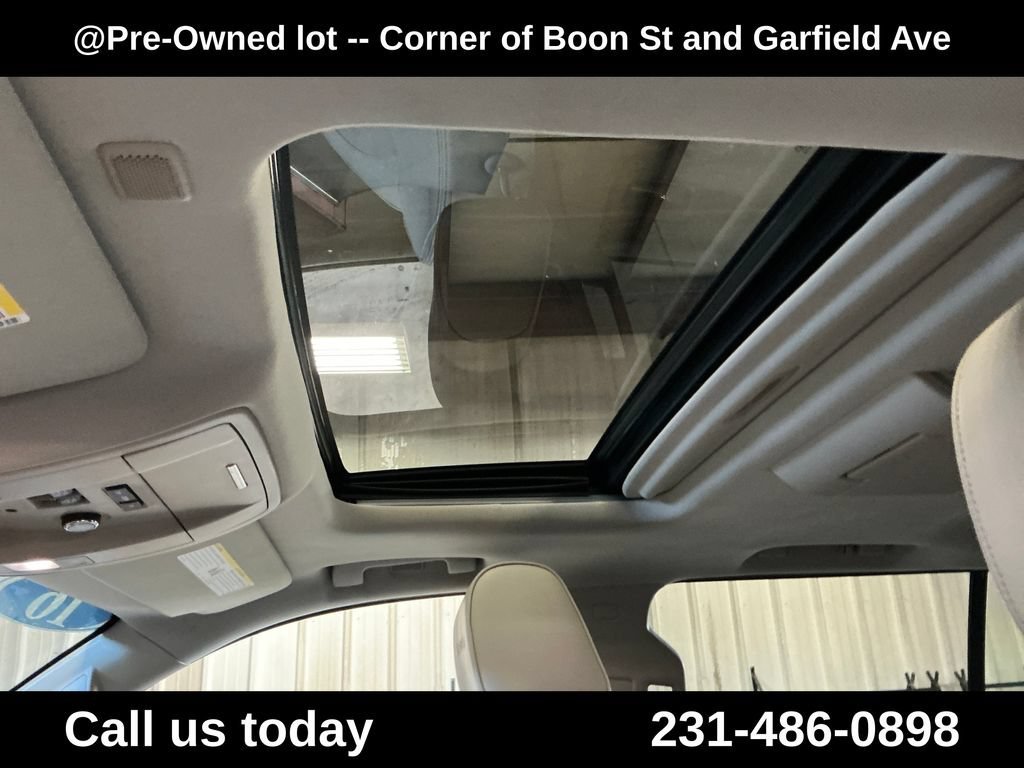 Used 2016 CRIMSON RED TINTCOAT GMC Denali image 13