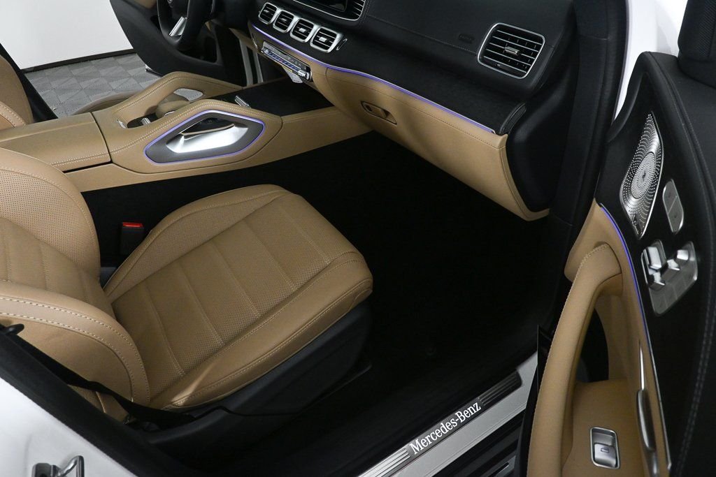 New 2026 Polar White Mercedes-Benz GLS 580 image 23
