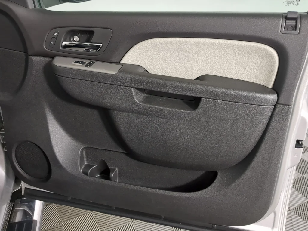 Used 2013 White GMC SLT image 18