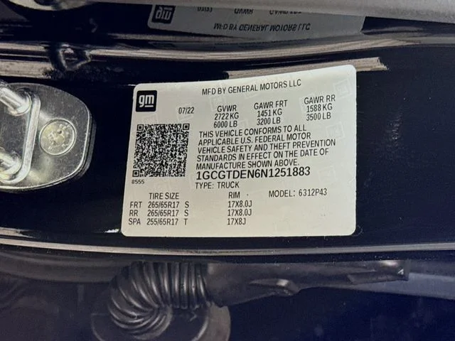 Certified Used 2022 Black Chevrolet Z71 image 29