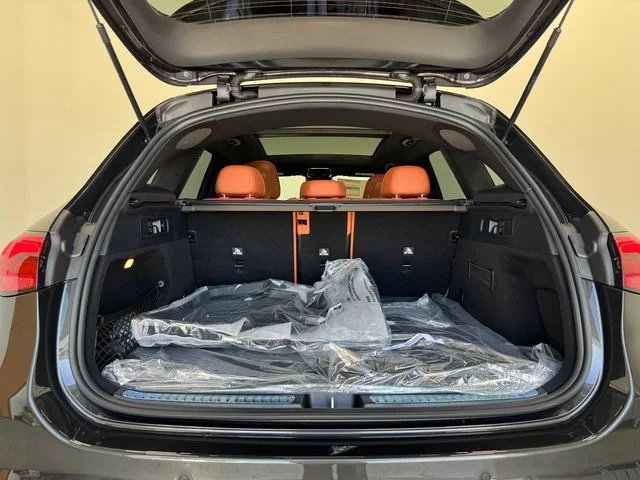 New 2027 Gray Mercedes-Benz GLC 300 image 8