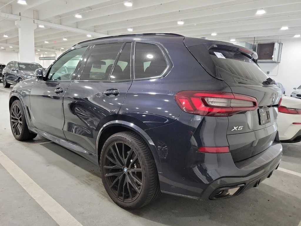Used 2023 Carbon Black Metallic BMW sDrive40i image 4