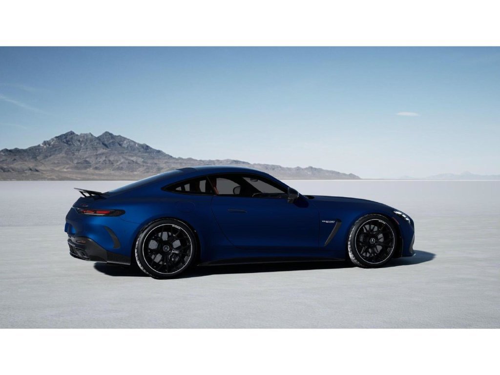 New 2026 MANUFAKTUR Starling Blue Magno Mercedes-Benz AMG® GT 63 S E Performance Coupe image 60