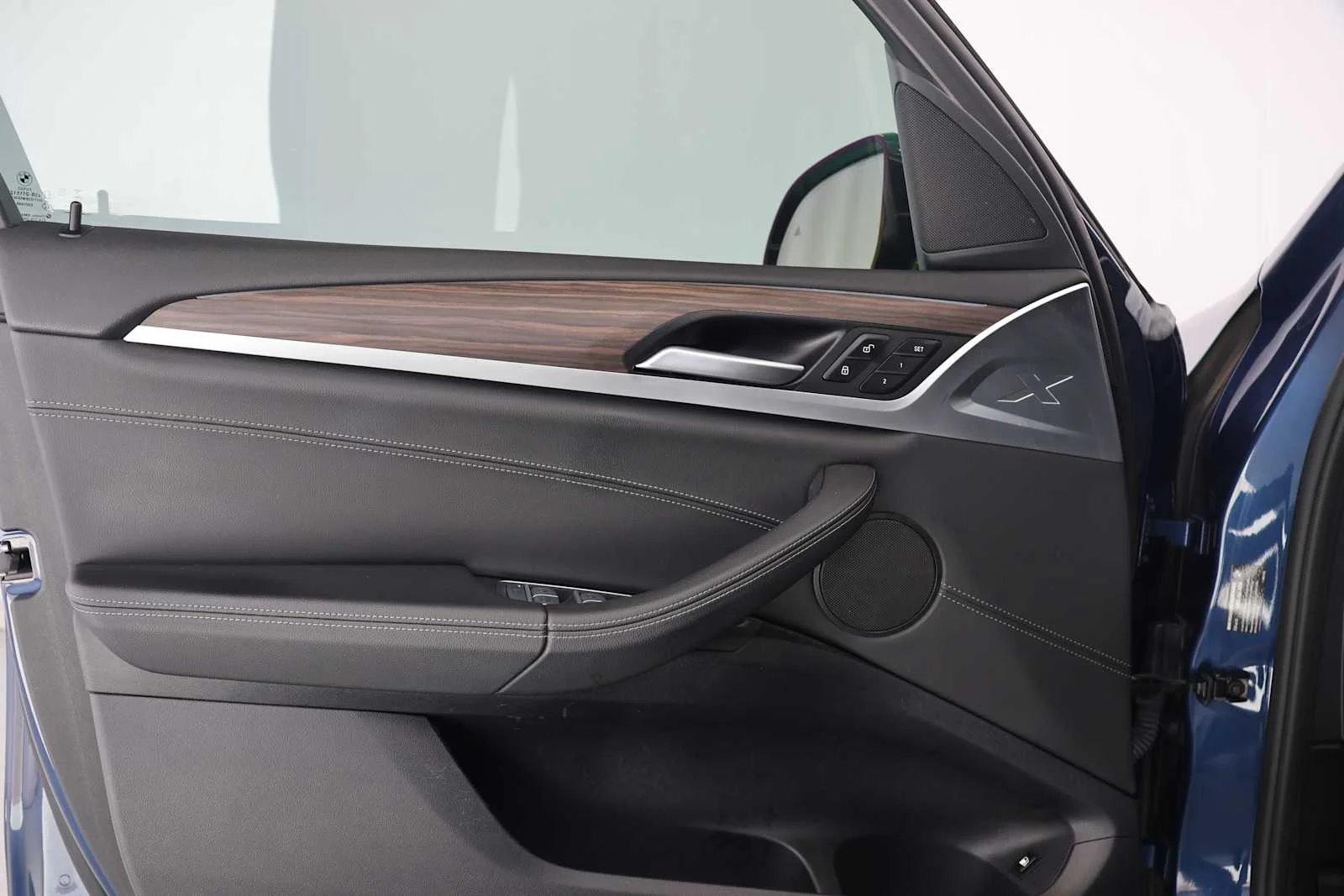 Used 2021 Phytonic Blue Metallic BMW xDrive30e image 10