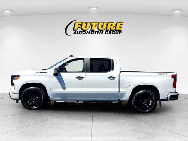 Used 2023 White Chevrolet Custom image 7