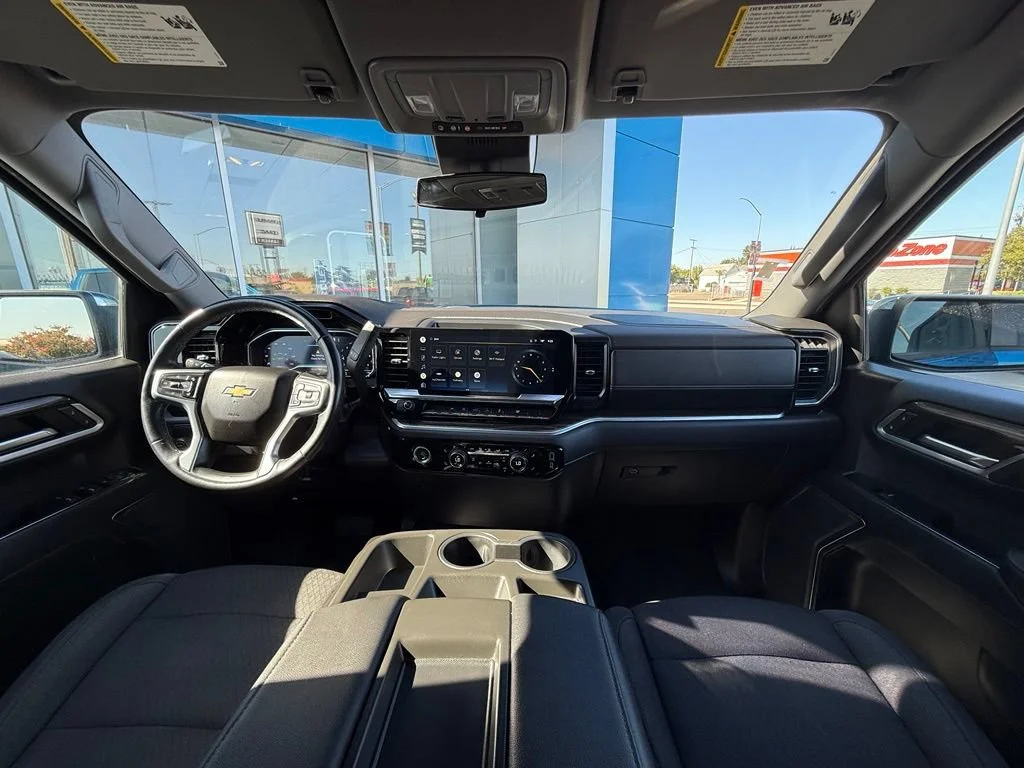 Used 2022 Glacier Blue Metallic Chevrolet LT image 18