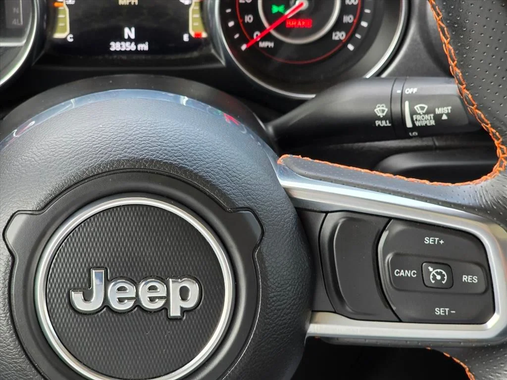 Used 2022 Red Jeep Mojave image 16