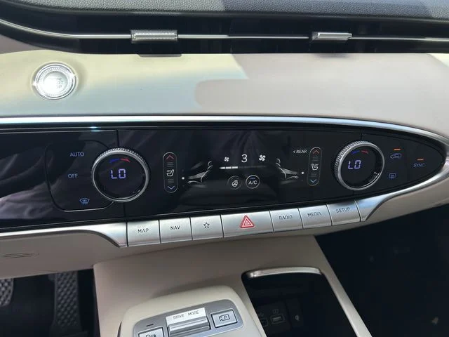 Used 2023 Black Genesis 2.5T image 24