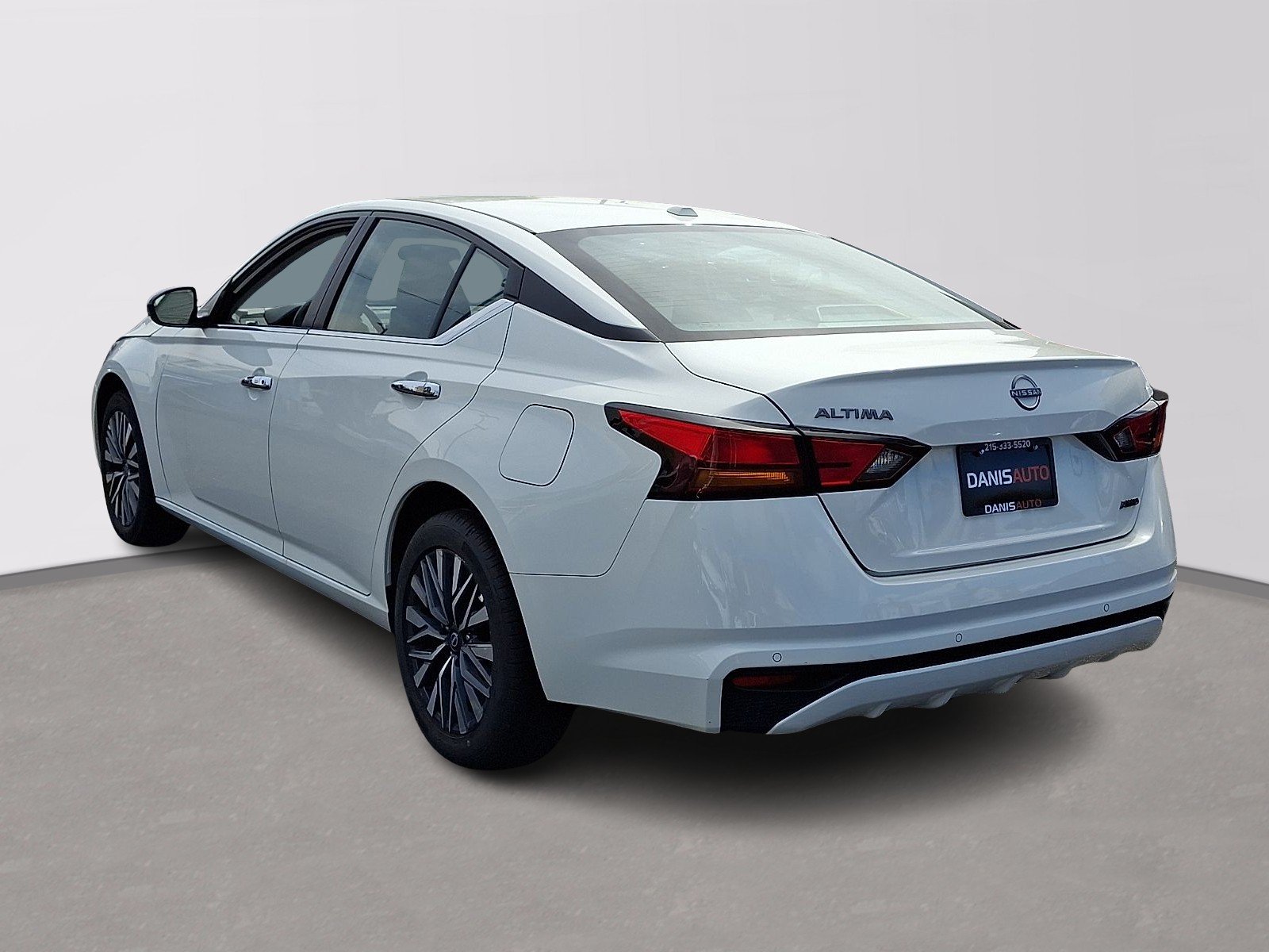Used 2025 Pearl White Tricoat - QAB Nissan SV AWD image 4