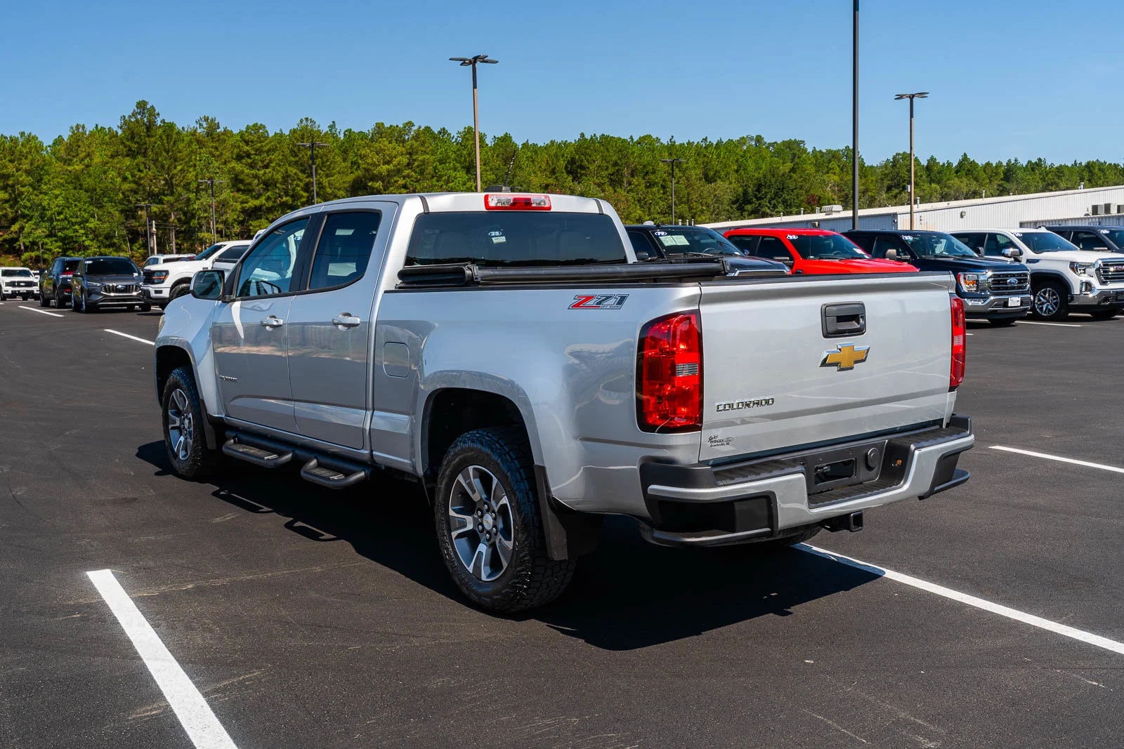 Used 2015 Silver Chevrolet Z71 image 4
