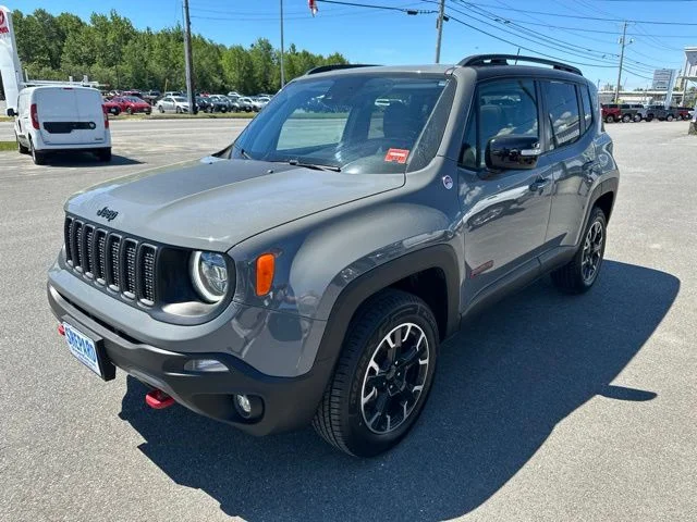 Used 2023 Gray Jeep Trailhawk image 3