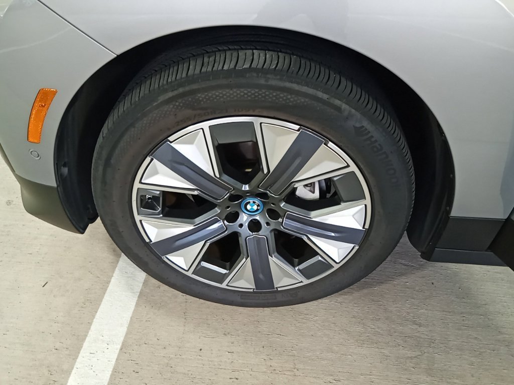 Certified Used 2024 Gray BMW xDrive50 image 17