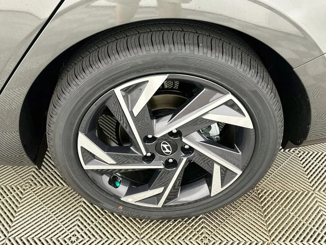 New 2026 Hyundai ELANTRA Limited