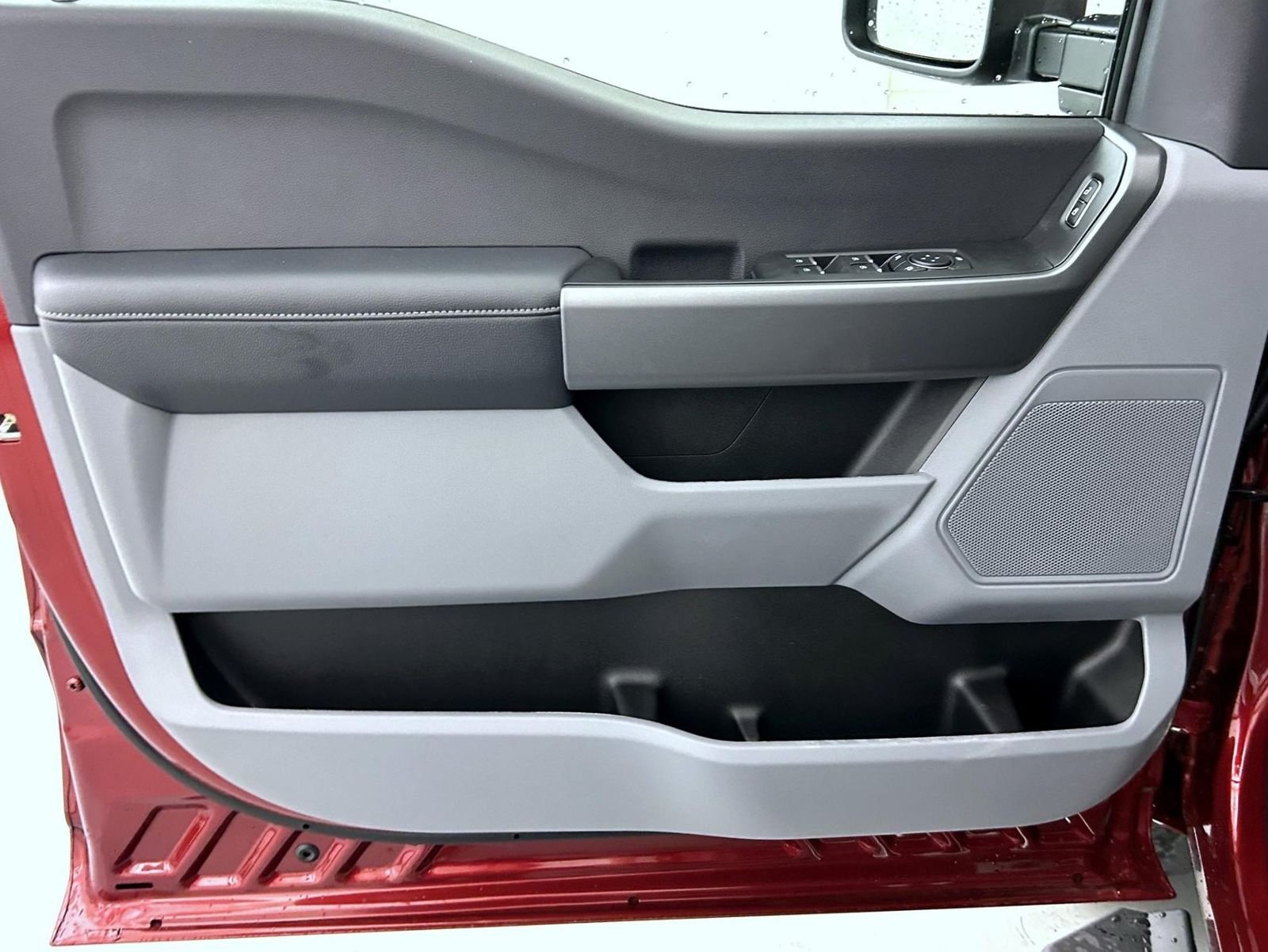 New 2026 Ruby Red Metallic Tinted Clearcoat Ford XLT image 9