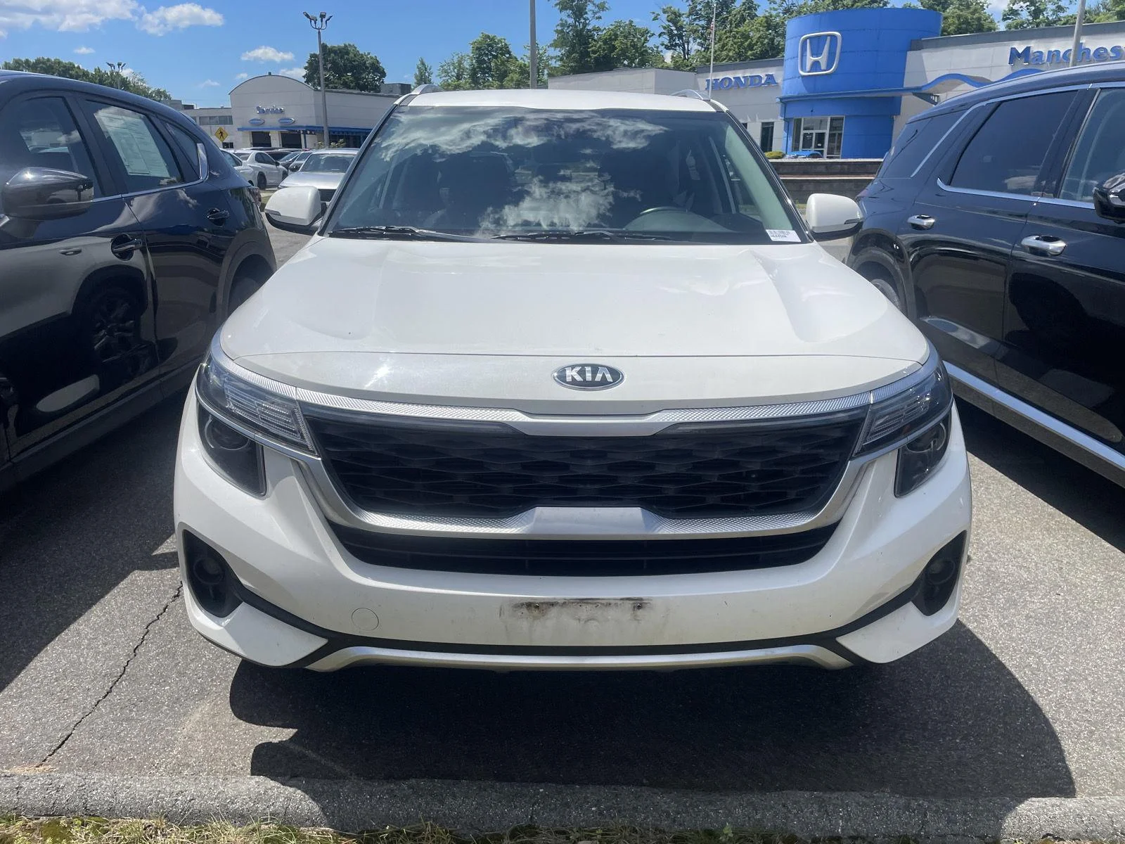 Used 2021 Snow White Pearl Kia S image 2