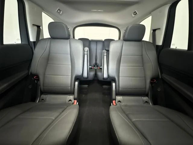 New 2026 MANUFAKTUR Alpine Gray Mercedes-Benz GLS 450 image 7