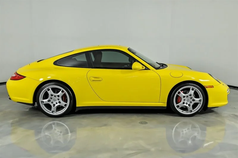 Used 2009 Speed Yellow Porsche Carrera 4S image 9
