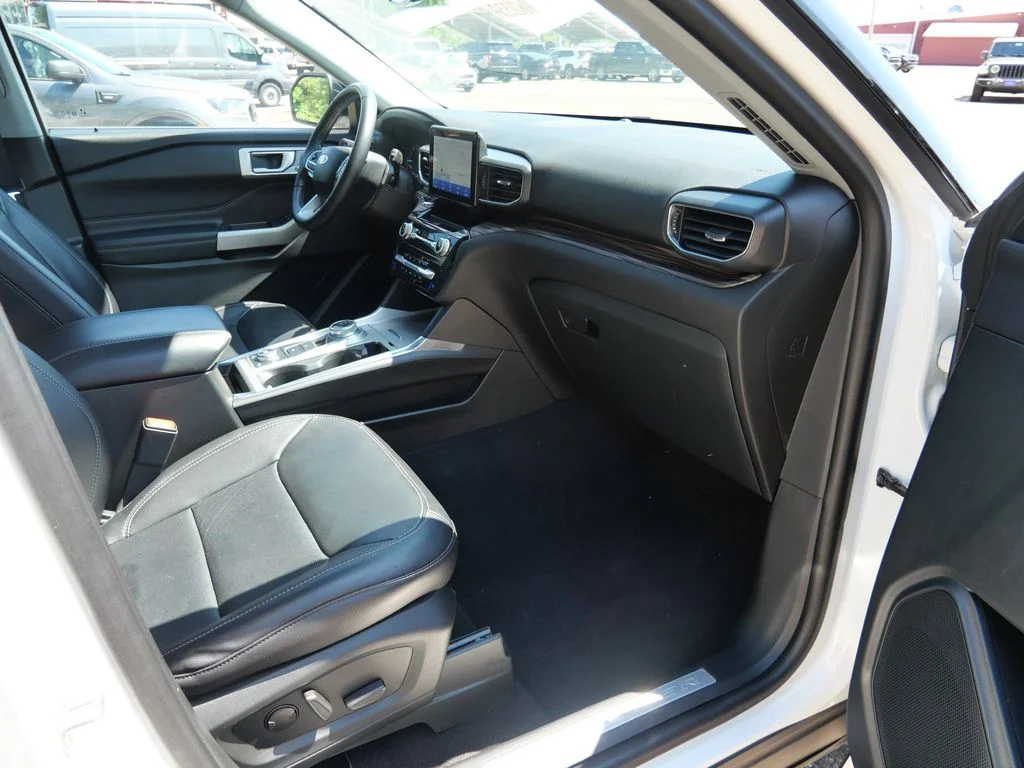 Certified Used 2023 White Ford Limited image 11