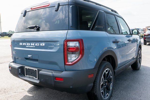 New 2026 Azure Gray Metallic Ford Outer Banks® image 6