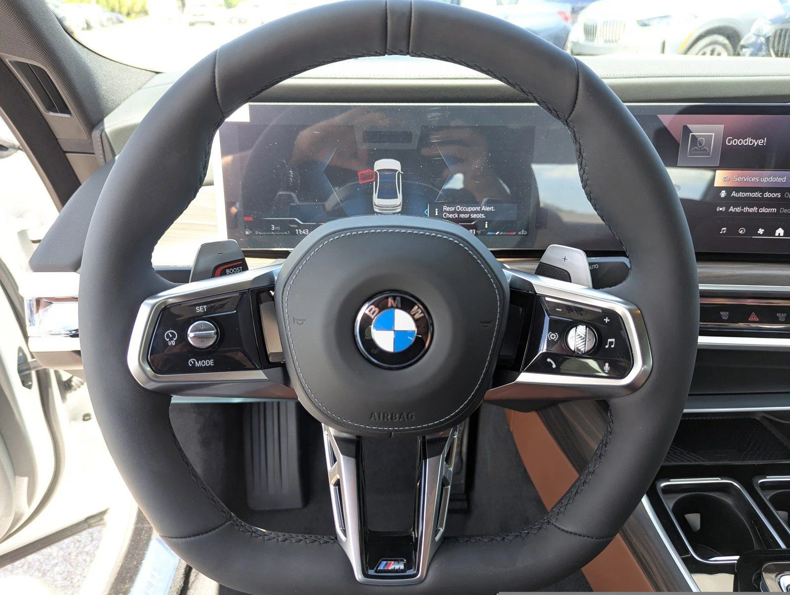 New 2026 Mineral White Metallic BMW 760i xDrive image 34