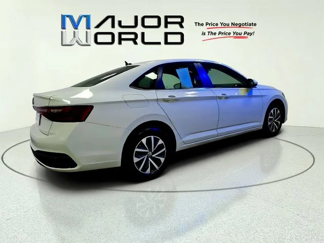 Used 2025 White Volkswagen 1.5T S image 7