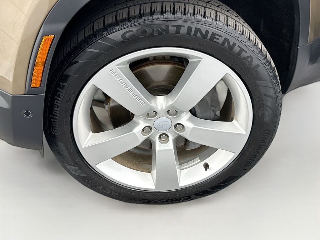 Certified Used 2024 Gondwana Stone Metallic Land Rover SE image 29