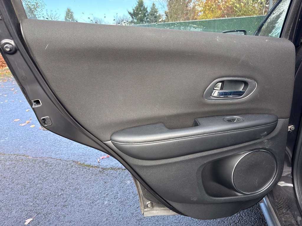 Used 2018 Mulberry Metallic Honda EX image 18