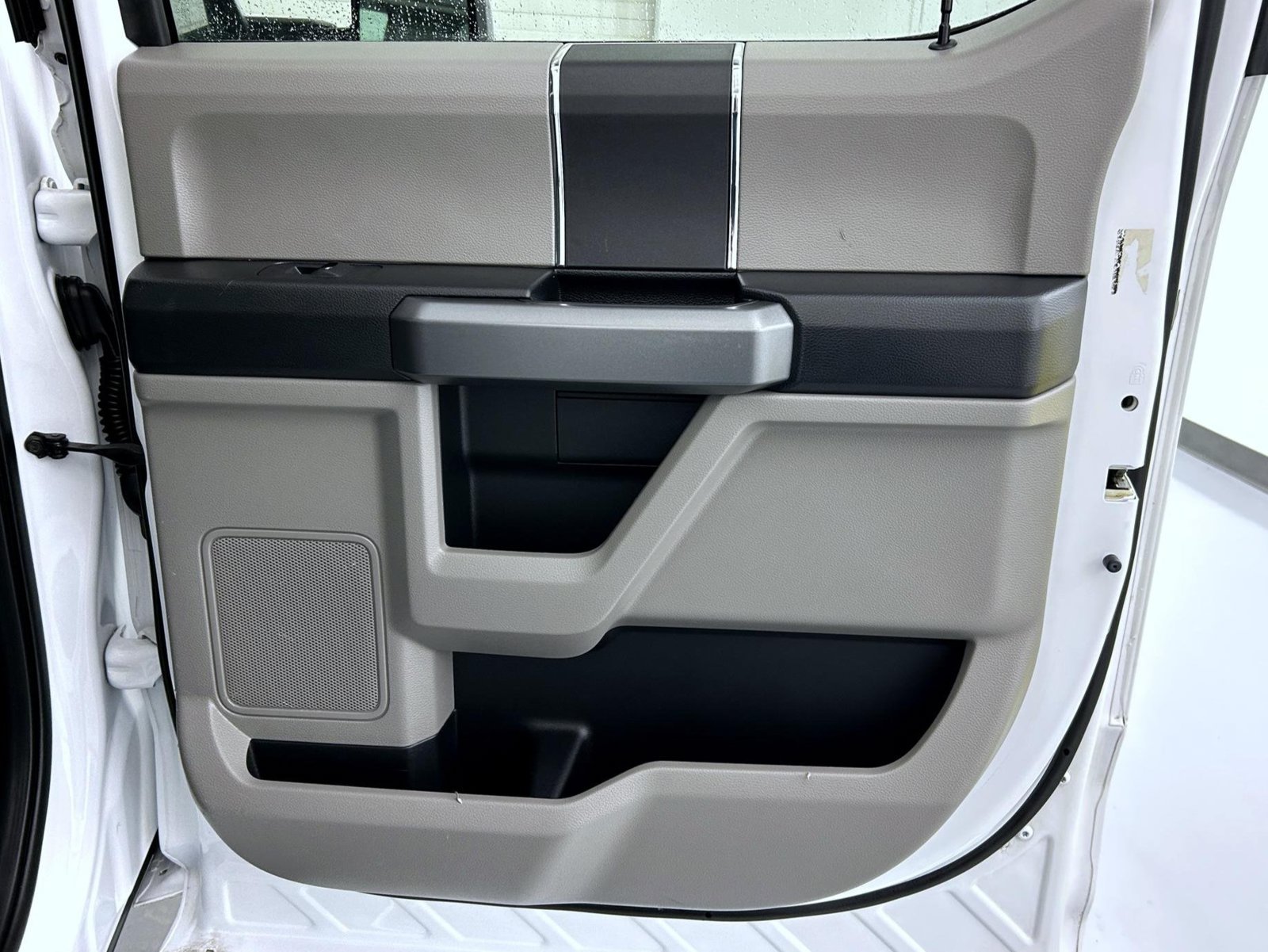 Used 2017 White Ford XLT image 17