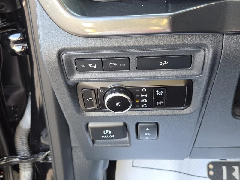 Used 2023 Black Metallic FORD XLT image 33