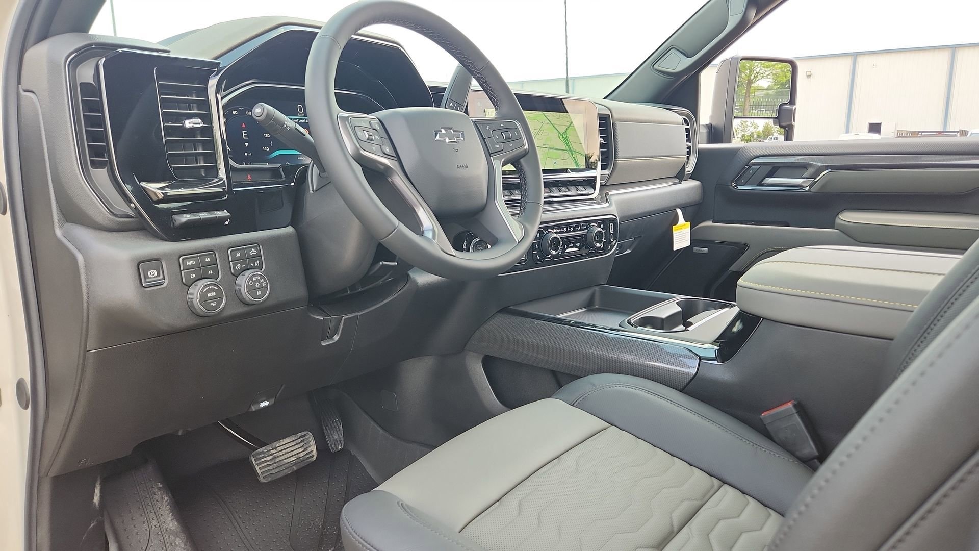 2026 Chevrolet Silverado 2500 HD ZR2 - Photo 13