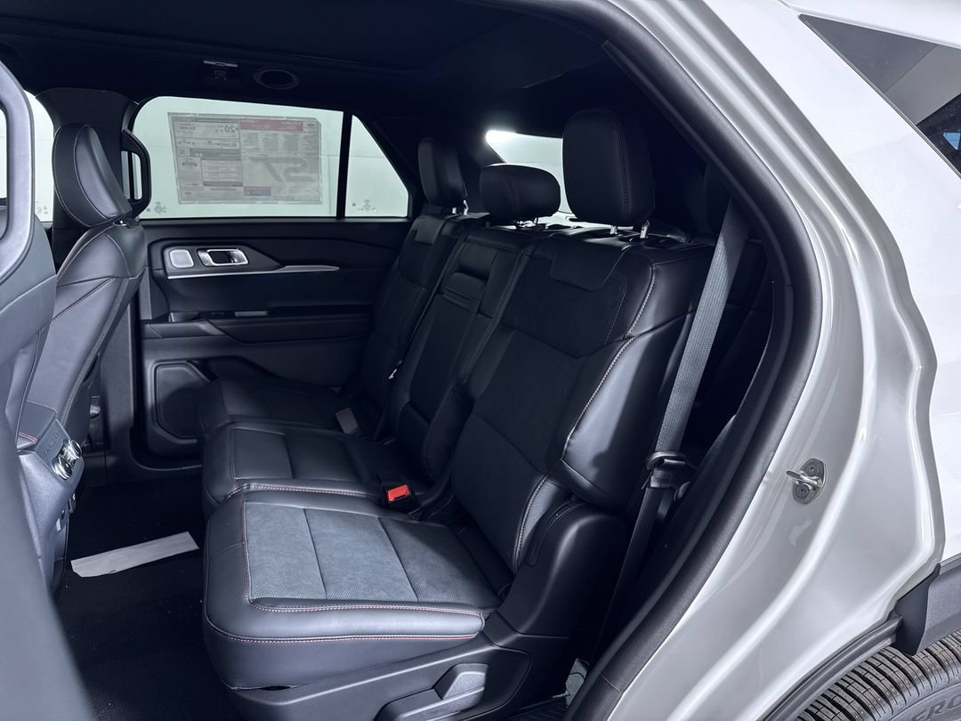 New 2026 Star White Metallic Tri-Coat Ford ST image 23
