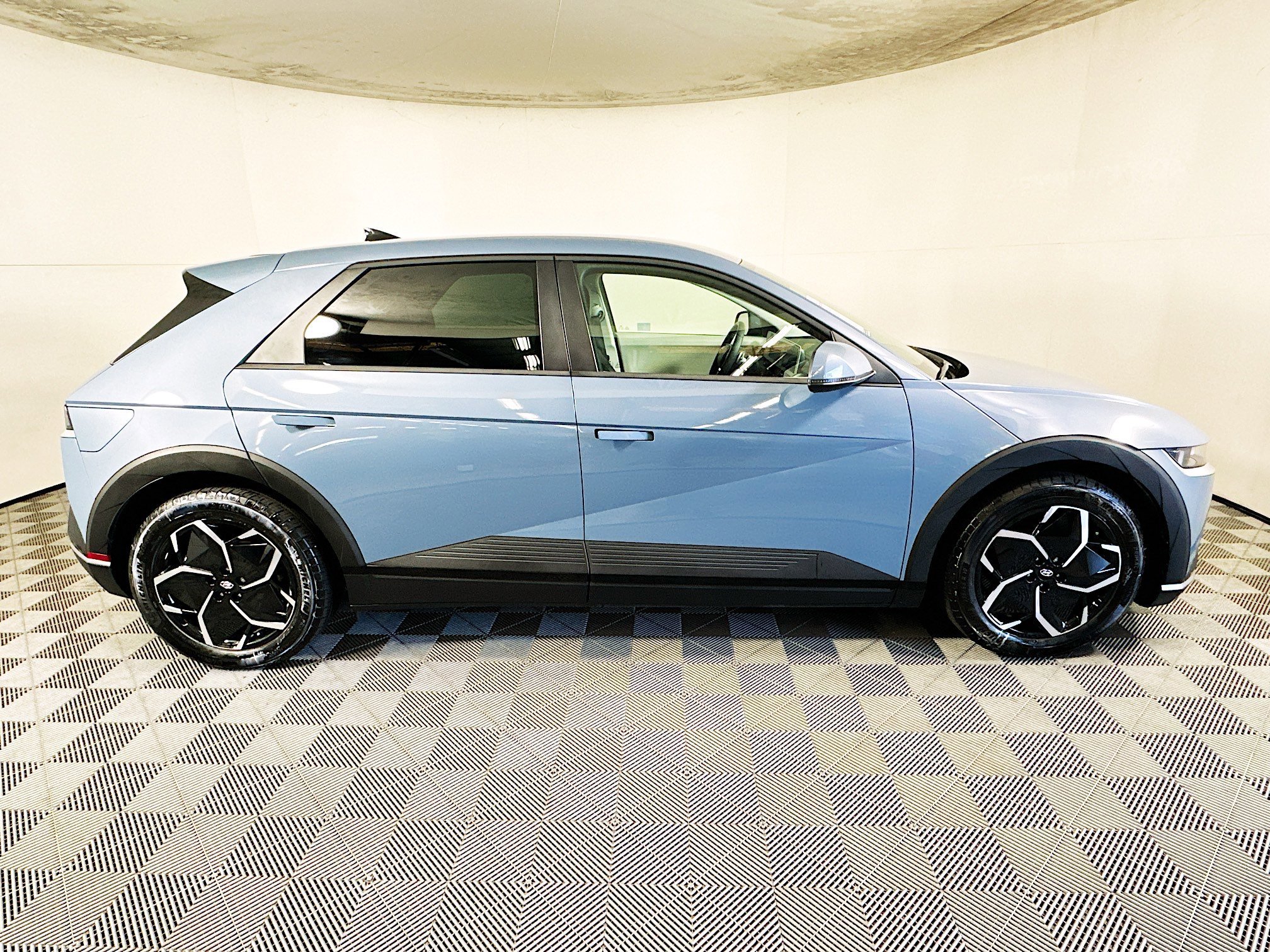 Used 2024 Hyundai IONIQ 5 SEL with VIN KM8KN4DE5RU266946 for sale in Coconut Creek, FL