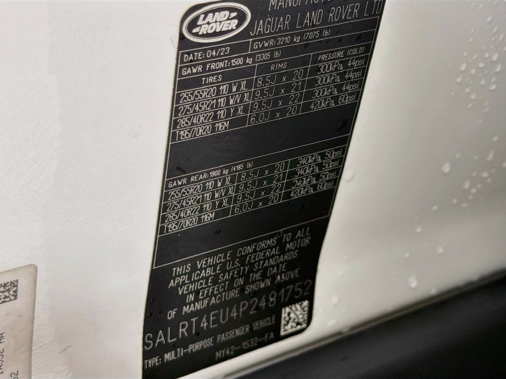 Certified Used 2023 White Land Rover S R-Dynamic image 34