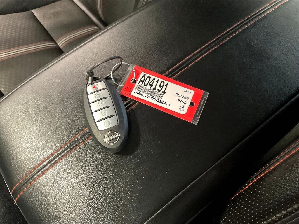 Used 2023 Silver Nissan 2.5 SR image 30