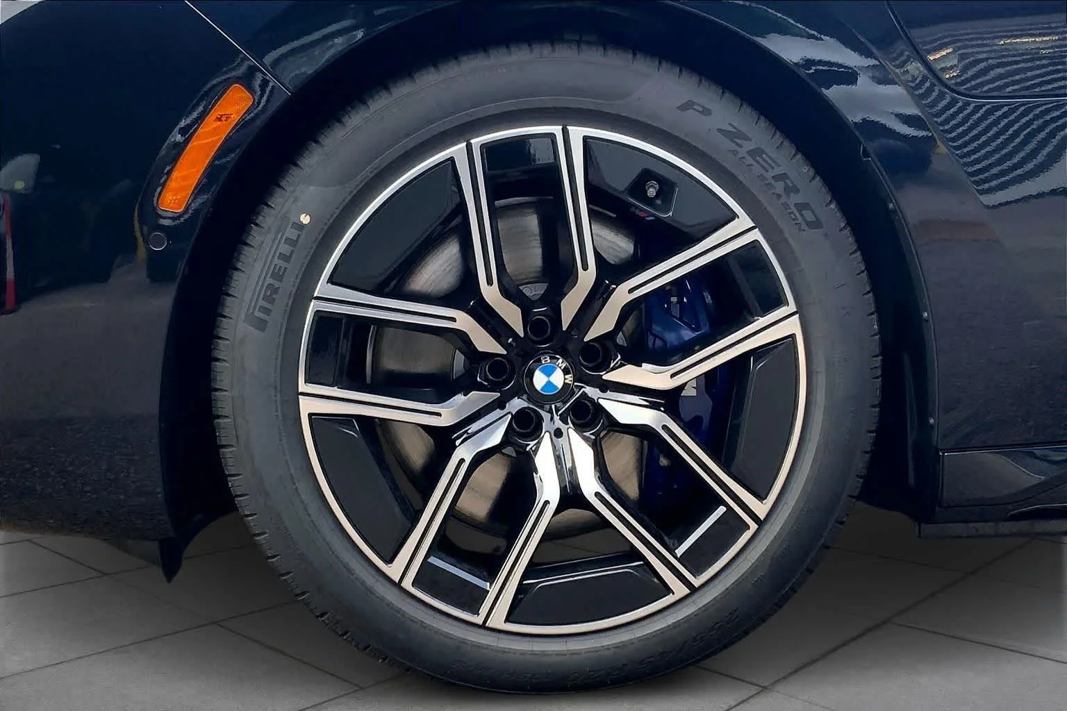 2026 BMW 7 Series 750e - Photo 11