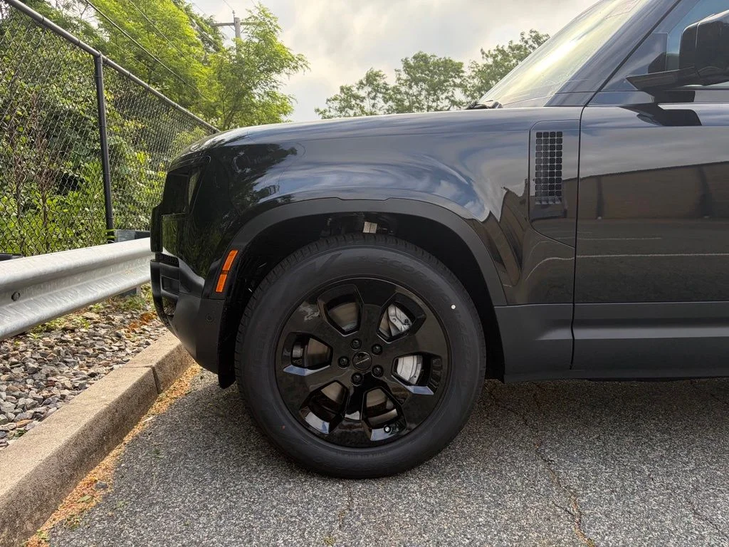 New 2026 Black Land Rover S image 9