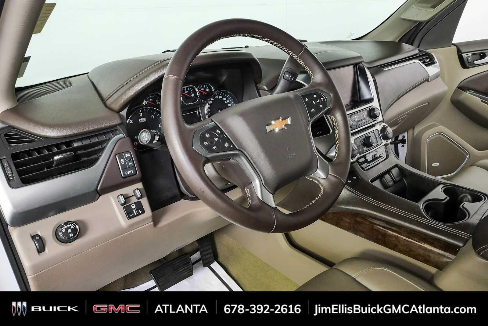 Used 2016 IRIDESCENT PEARL TRICOAT Chevrolet LT image 4