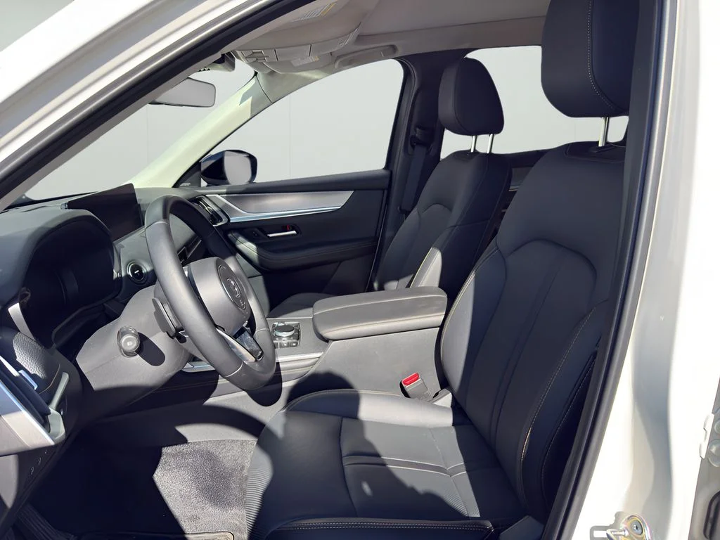 Used 2025 Rhodium White Premium Mazda Premium Package image 10