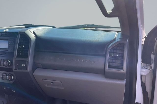 2019 Ford F-450 Super Duty Chassis Cab XL - Photo 17