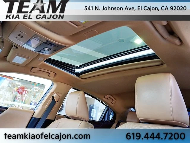 Used 2024 White Lexus 300h Ultra Luxury image 18
