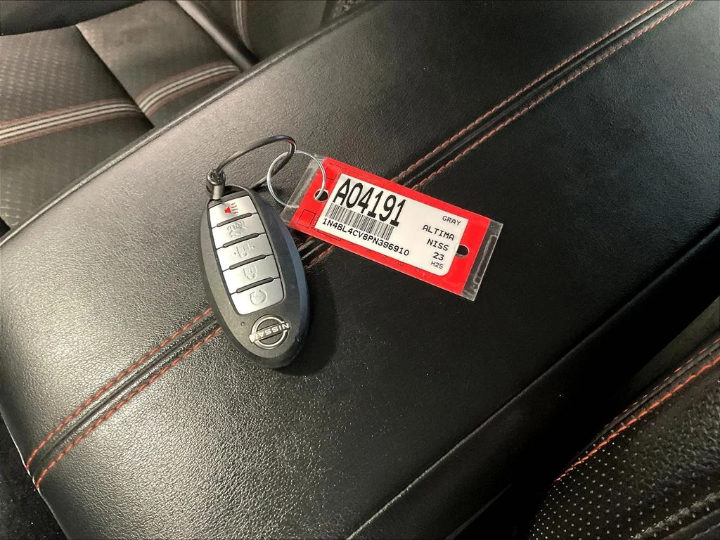 Certified Used 2023 Silver Nissan 2.5 SR image 30