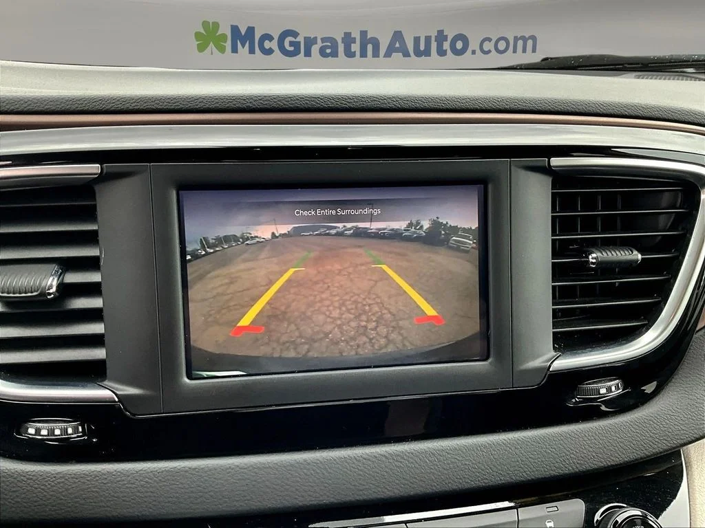 Used 2023 Black Chrysler LX image 17