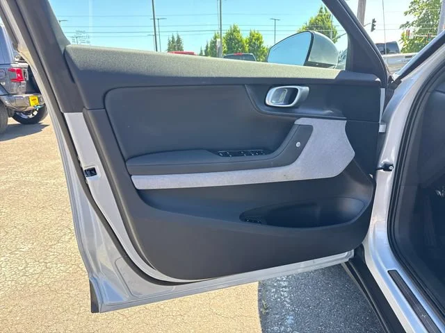 Used 2023 Snow Metallic Polestar Performance image 15