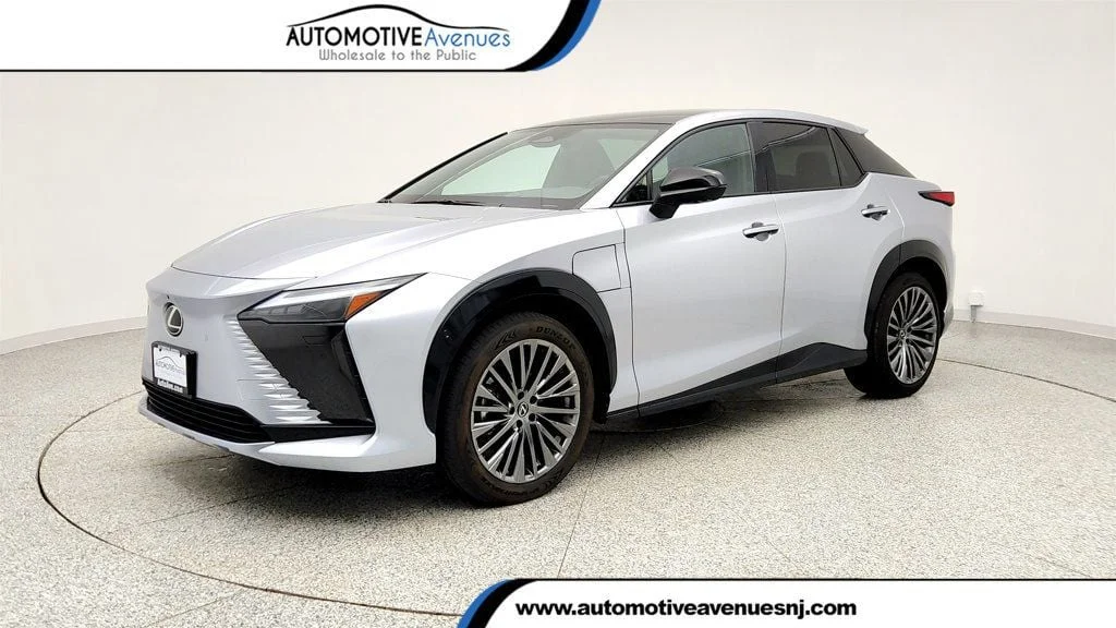 2023 Lexus RZ 450e 450e Luxury AWD's photo