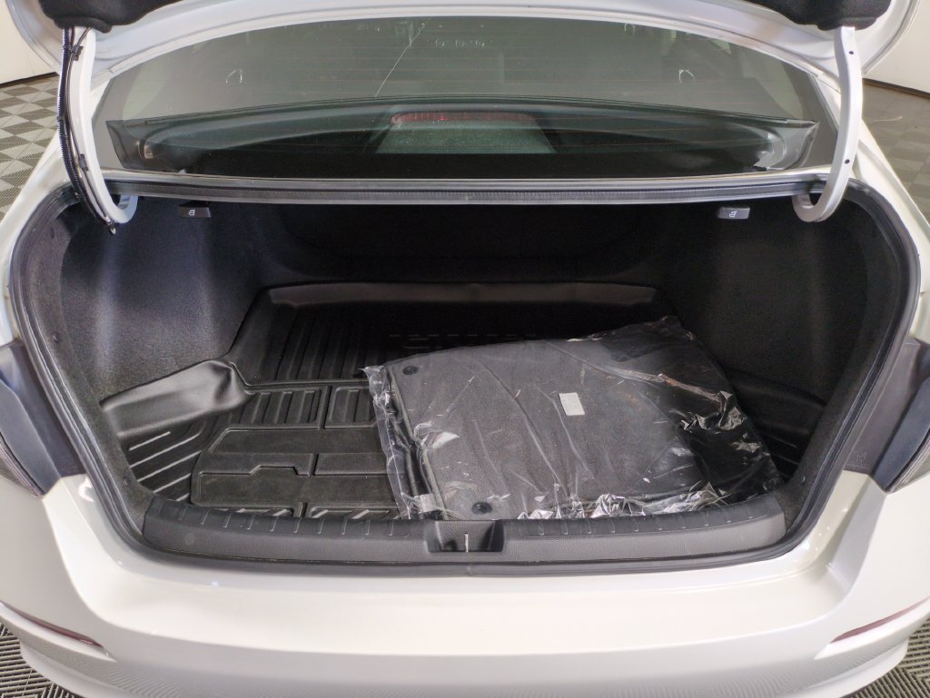 Used 2024 Platinum White Pearl Honda EX image 25